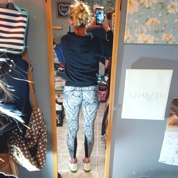 🎈Nike🎈BUY 1 GET 1 FREE ALL LISTINGS🎈Pro Hi Waist Pattern Leggings Sz S - Picture 14 of 15